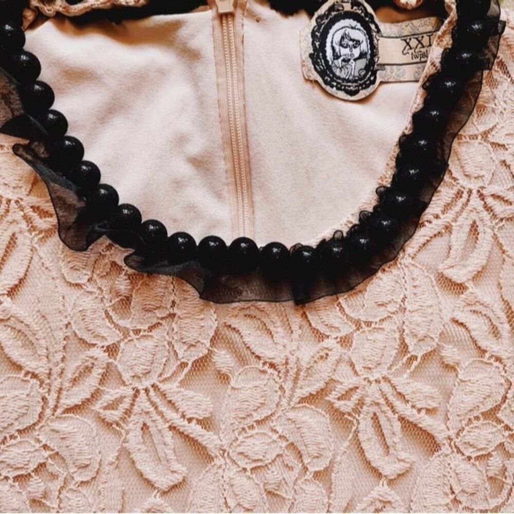 Vintage Y2K Forever 21 rose lace swing dress with beads size XS - Picture 3 of 7